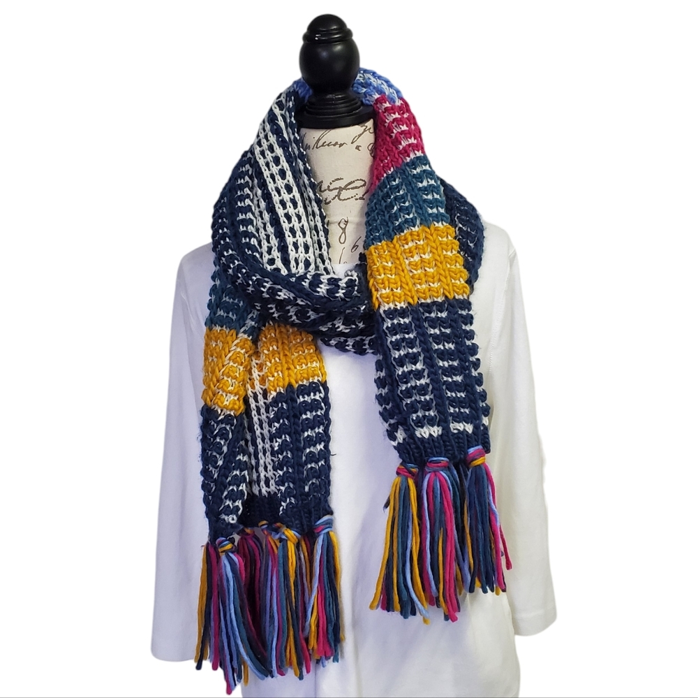 No Boundaries Women's Scarf Crochet/Knit/Tassels  100% Acrylic One Size